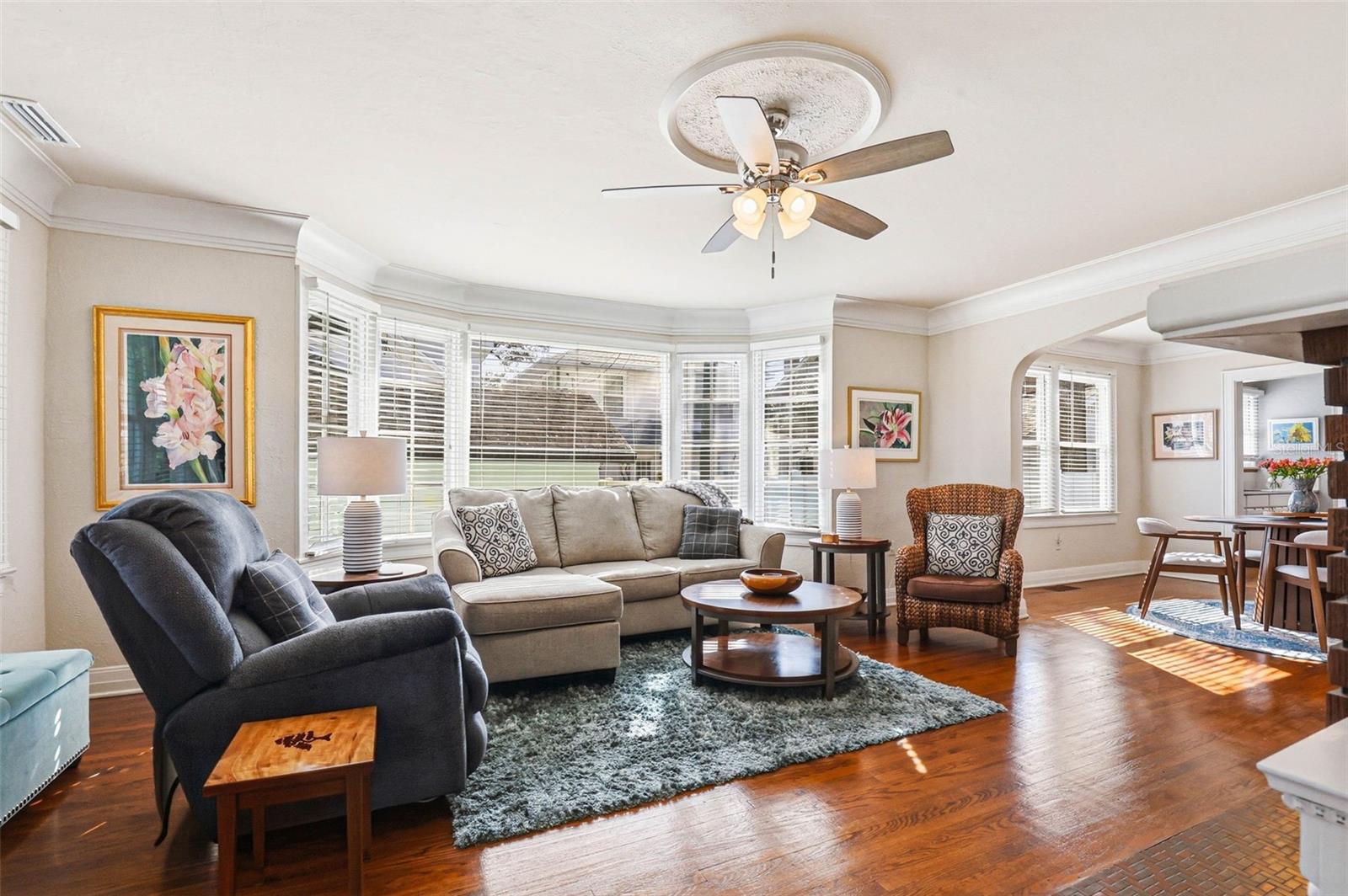 Image 11 of 69 For 210 15th Avenue N