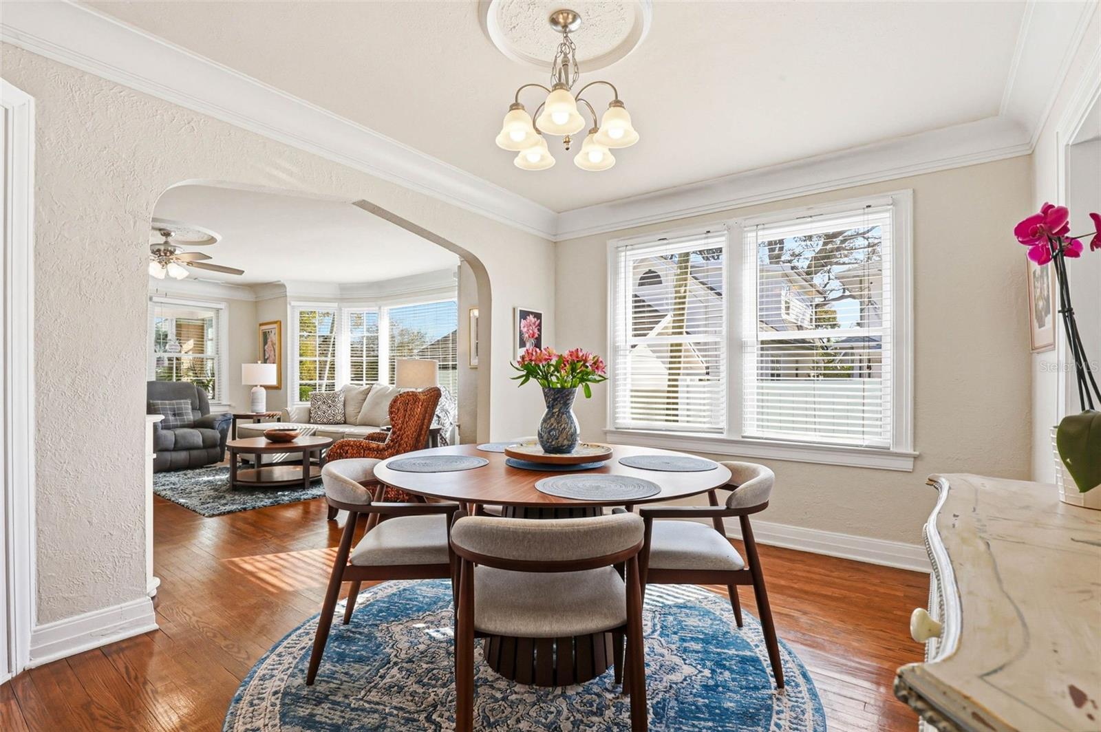 Image 14 of 69 For 210 15th Avenue N