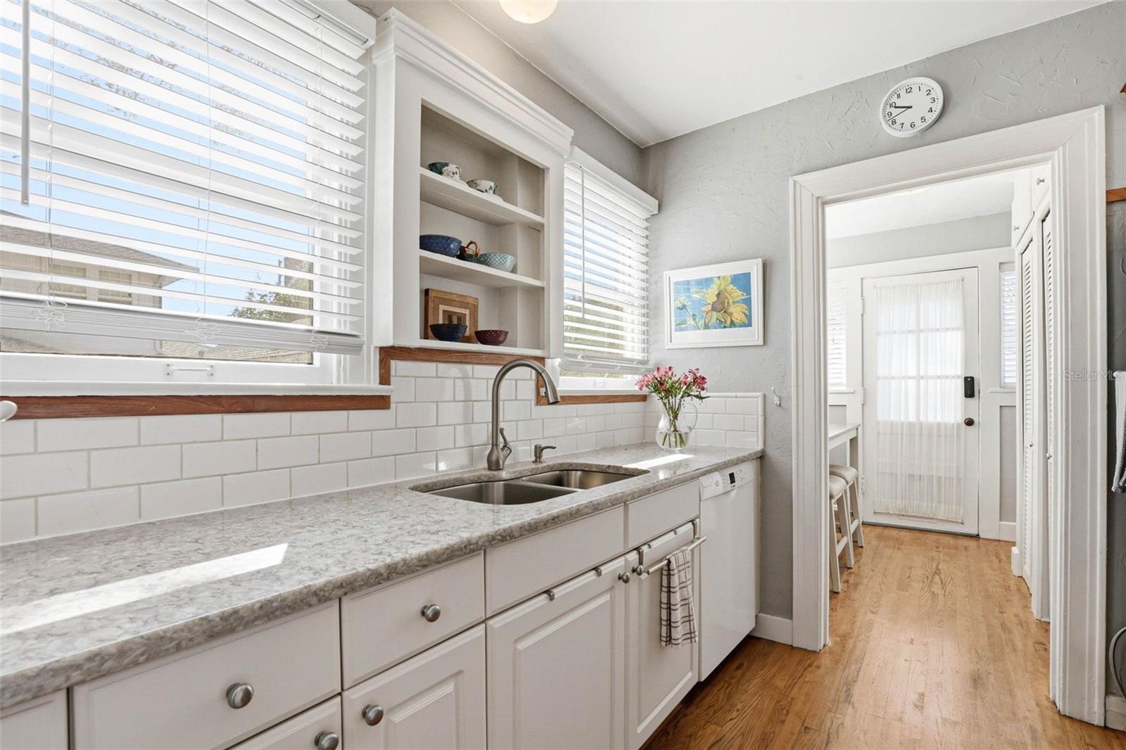 Image 20 of 69 For 210 15th Avenue N