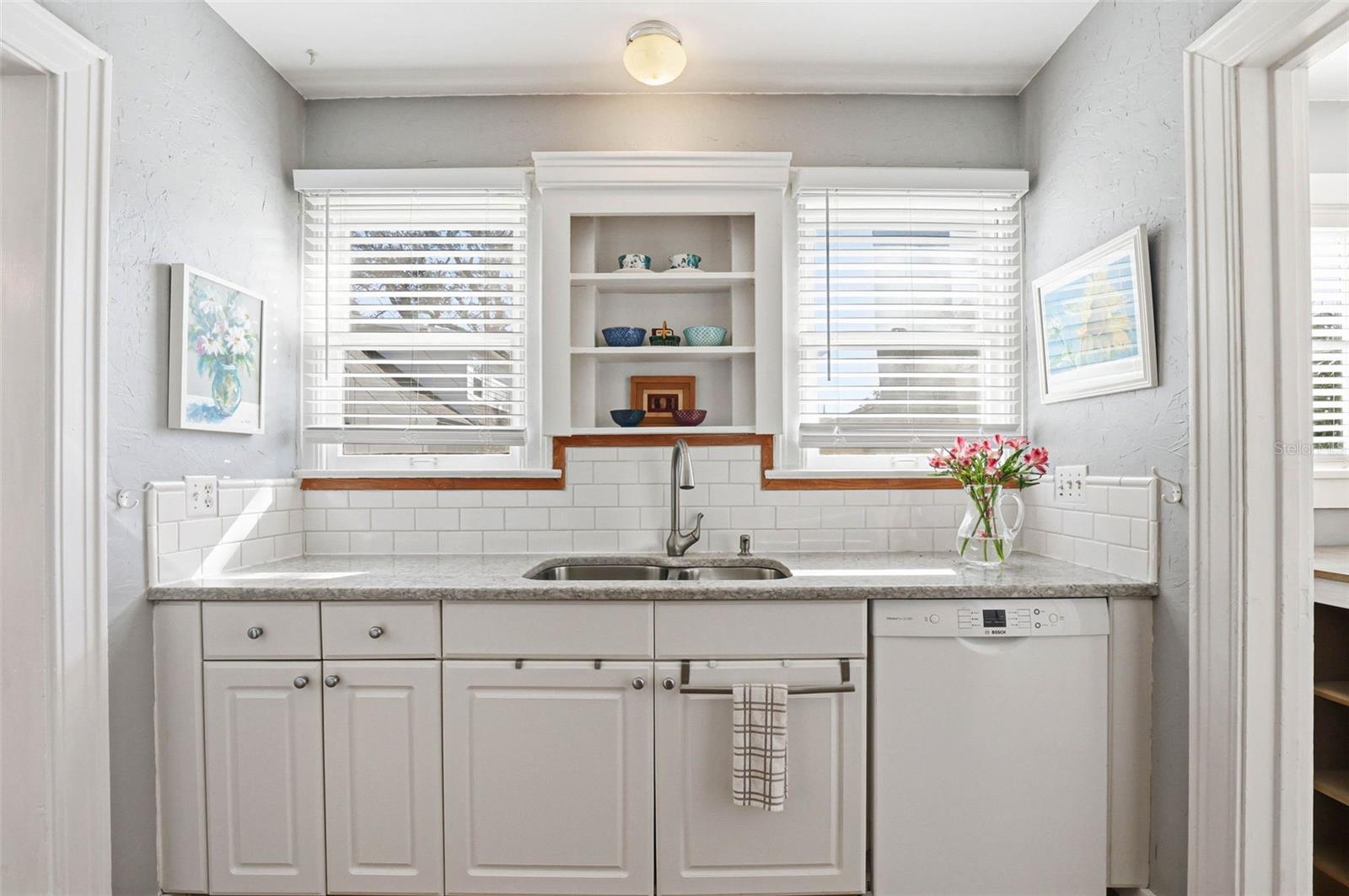 Image 23 of 69 For 210 15th Avenue N