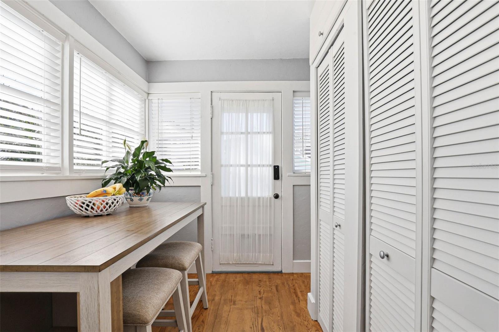 Image 26 of 69 For 210 15th Avenue N