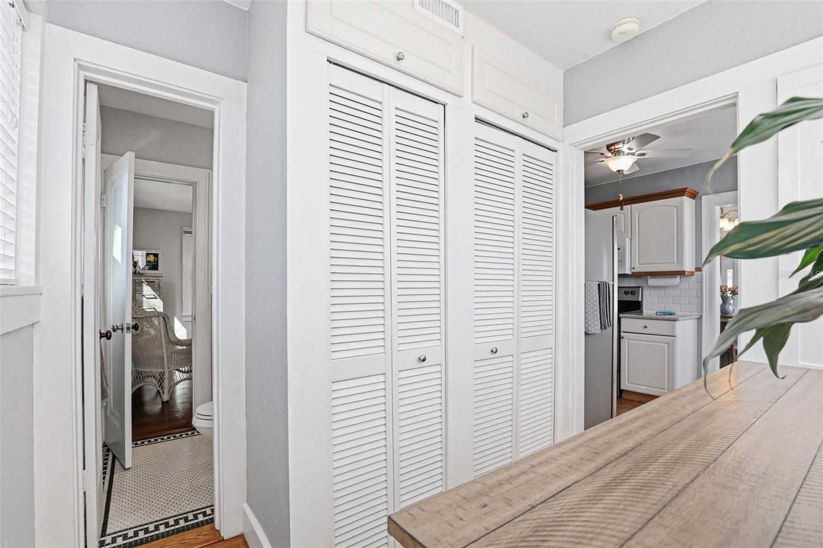 Image 28 of 69 For 210 15th Avenue N