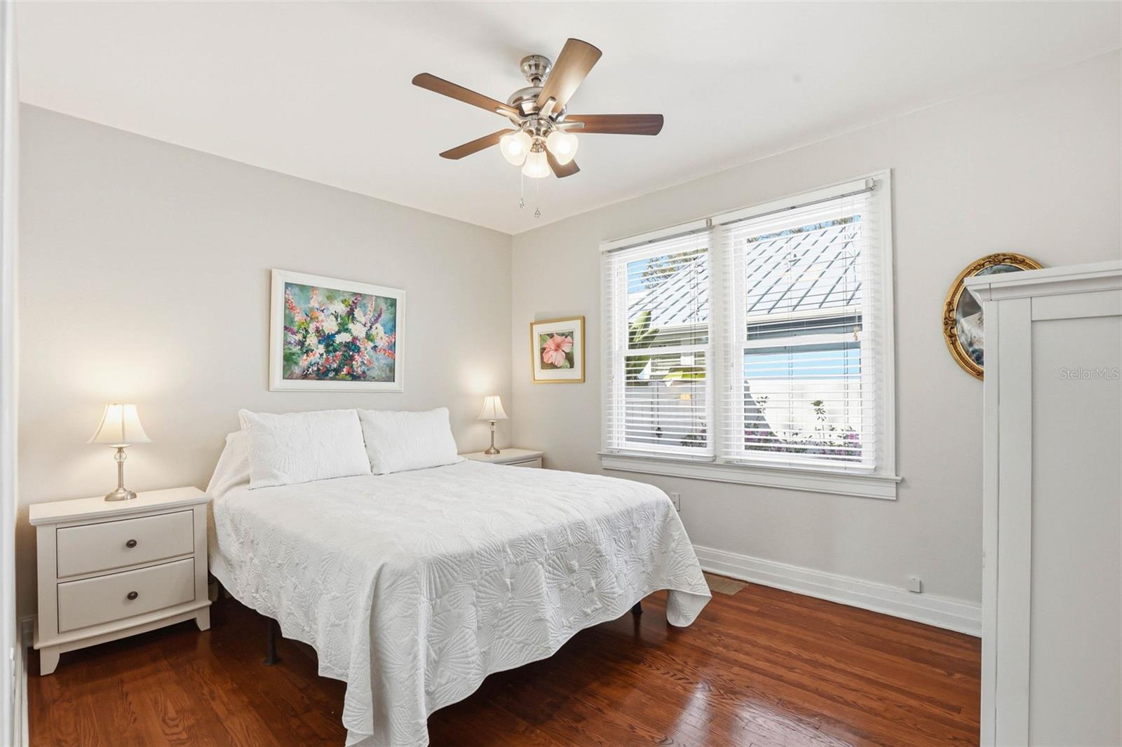 Image 30 of 69 For 210 15th Avenue N