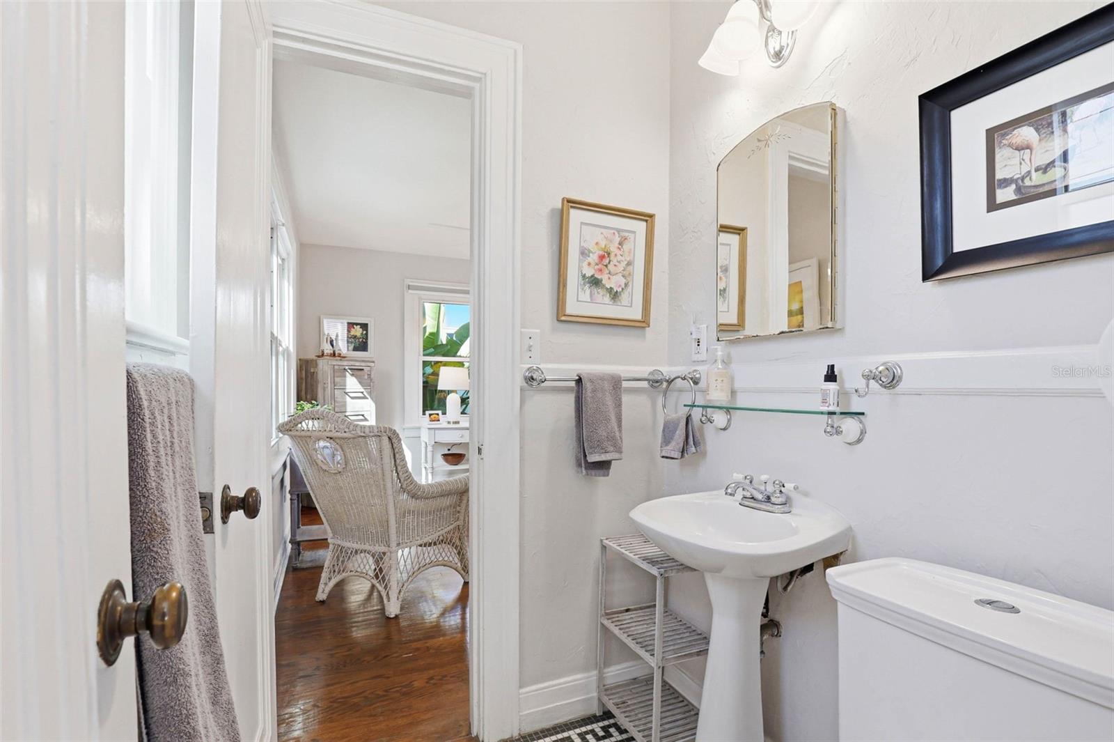 Image 38 of 69 For 210 15th Avenue N