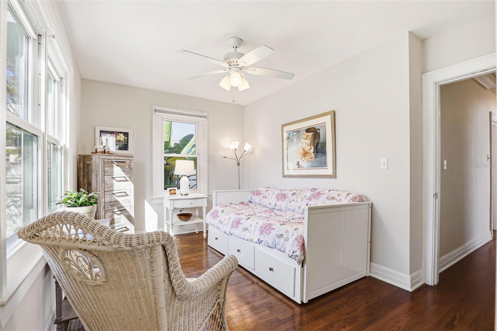 Image 39 of 69 For 210 15th Avenue N