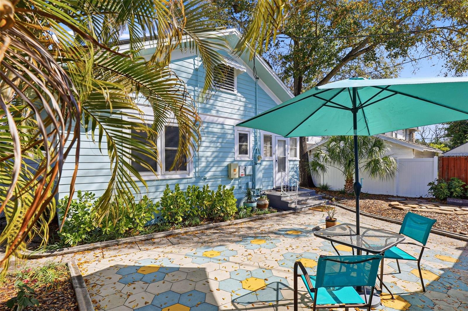 Image 42 of 69 For 210 15th Avenue N