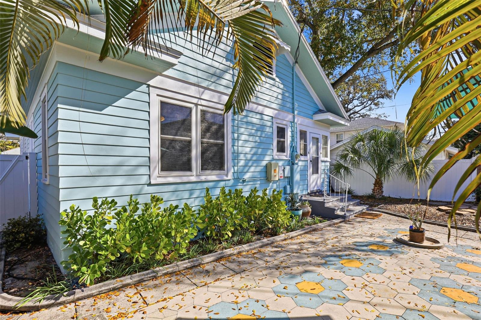 Image 45 of 69 For 210 15th Avenue N