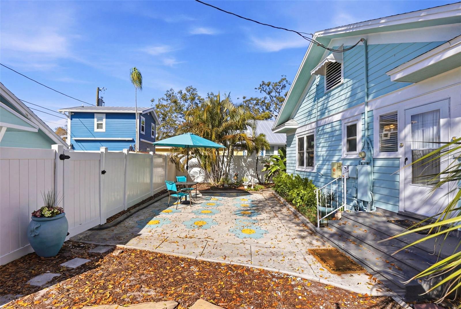 Image 47 of 69 For 210 15th Avenue N