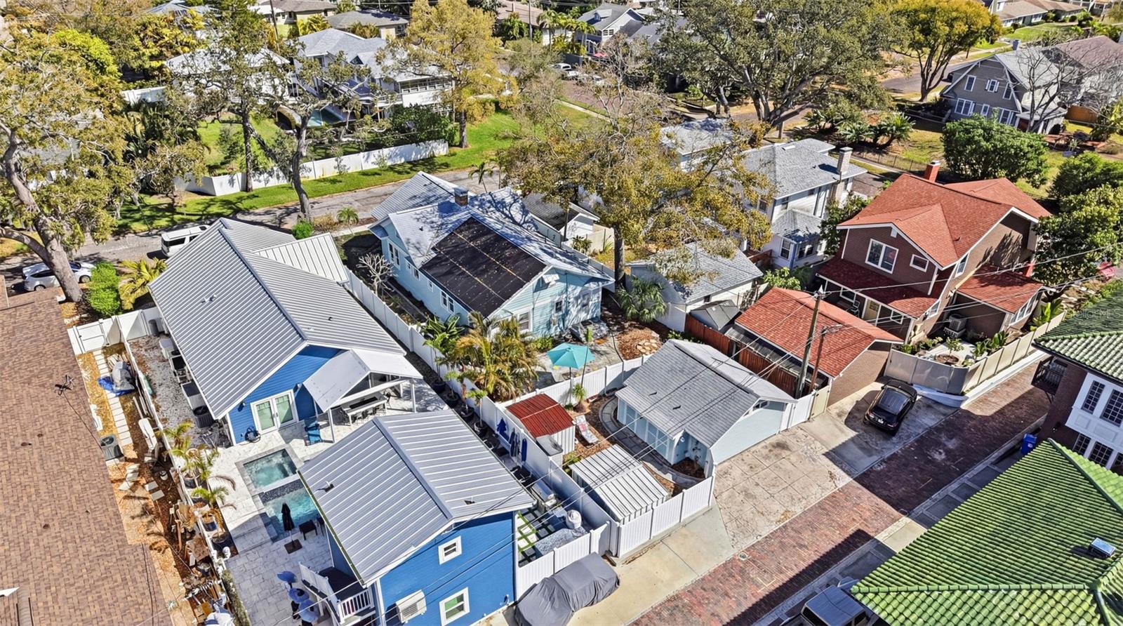 Image 53 of 69 For 210 15th Avenue N