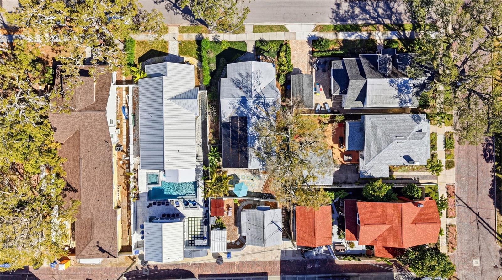 Image 57 of 69 For 210 15th Avenue N