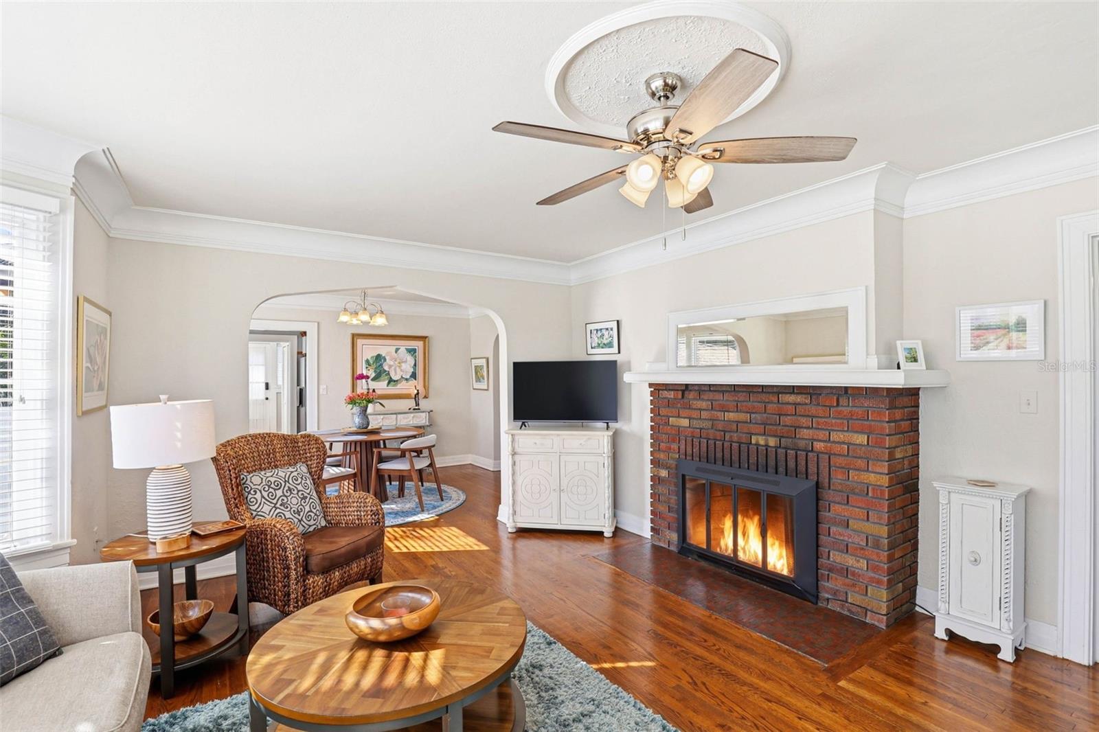 Image 6 of 69 For 210 15th Avenue N