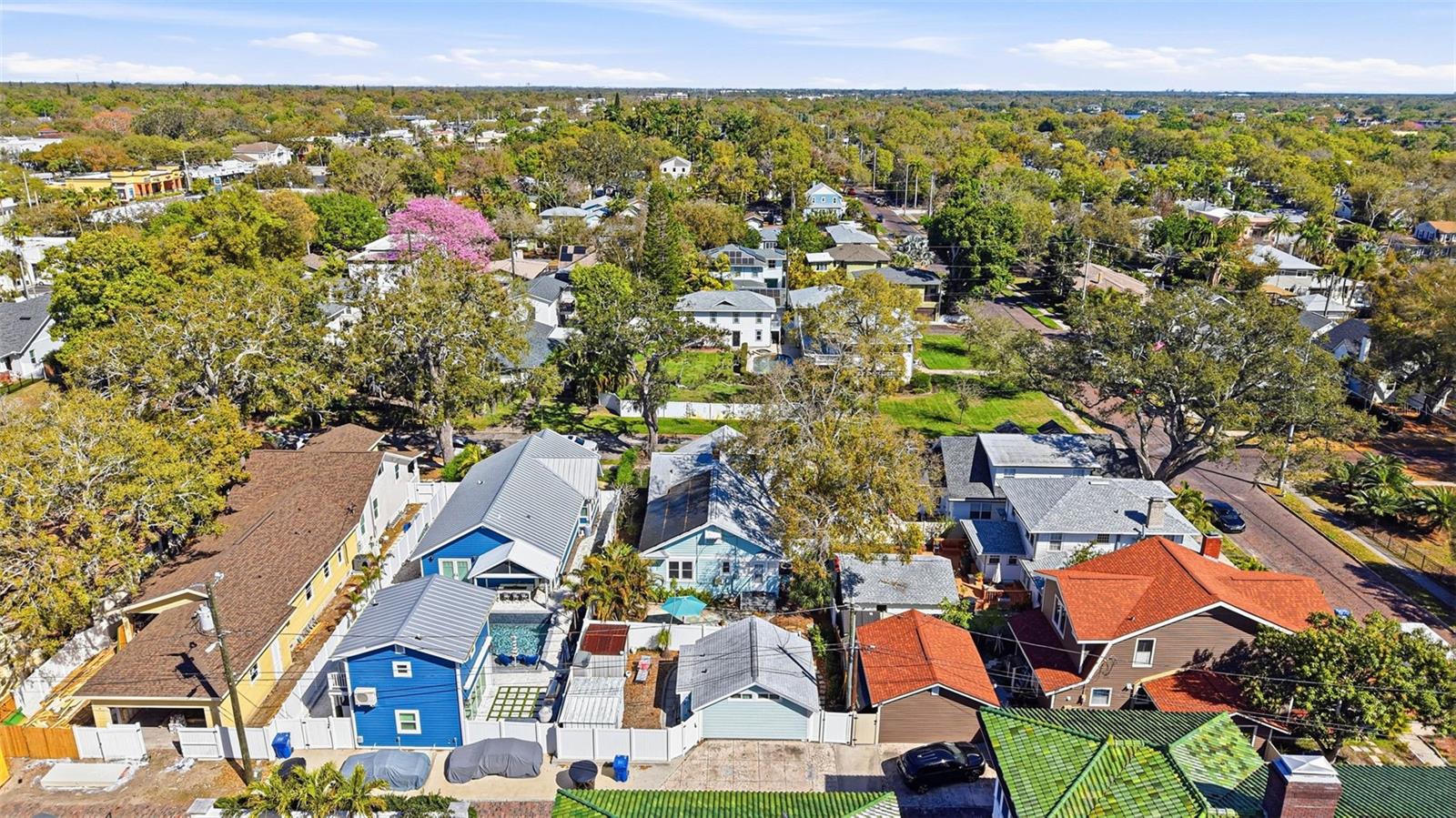 Image 62 of 69 For 210 15th Avenue N