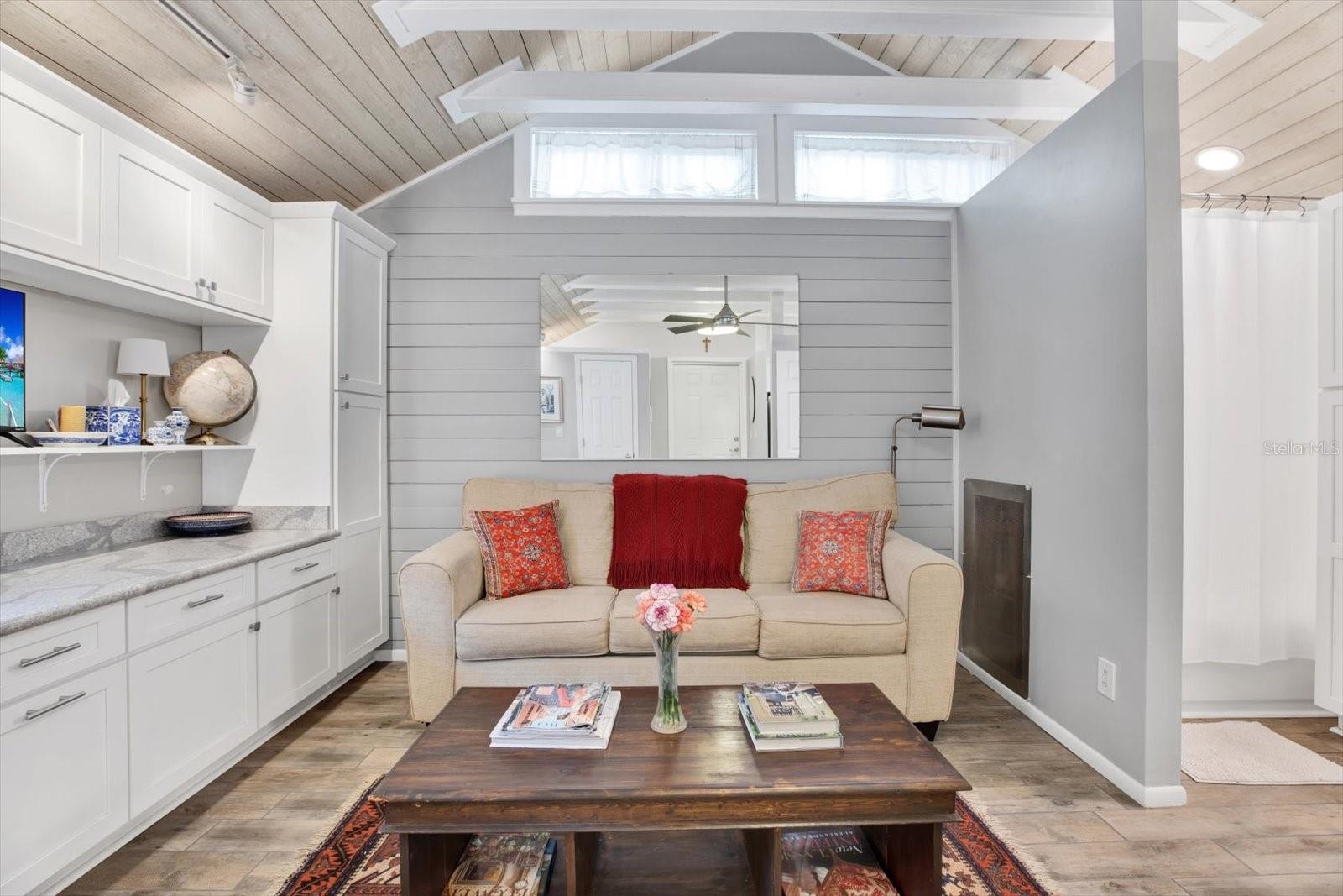 Image 65 of 69 For 210 15th Avenue N