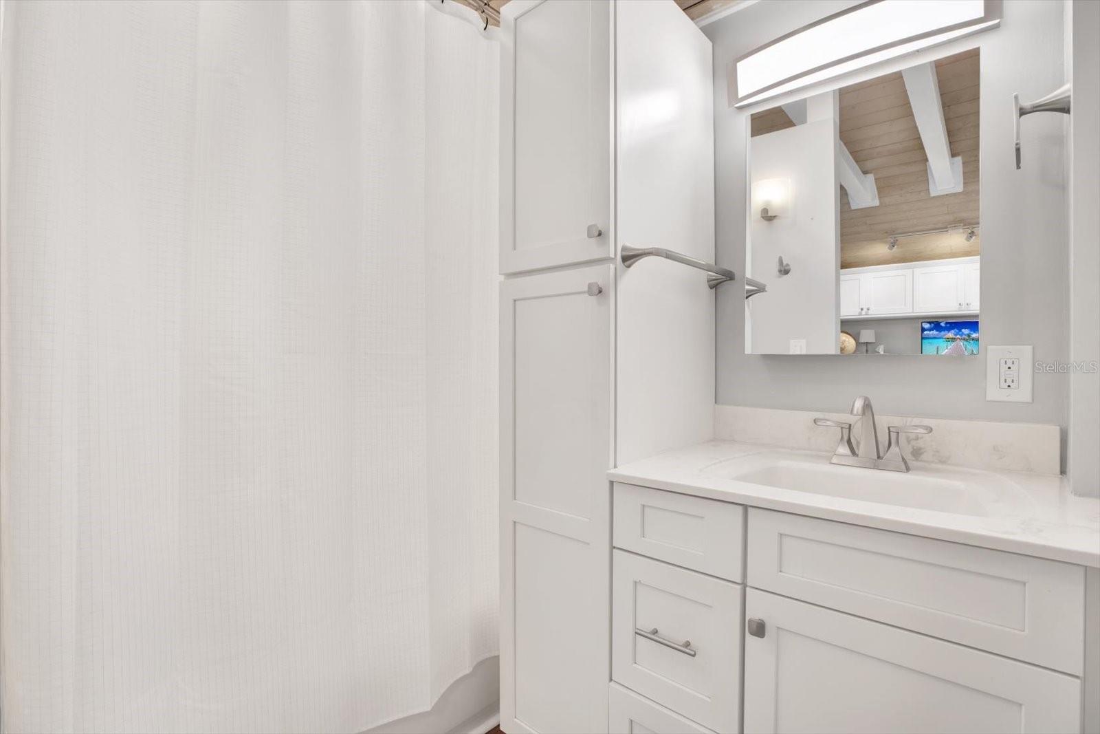 Image 67 of 69 For 210 15th Avenue N