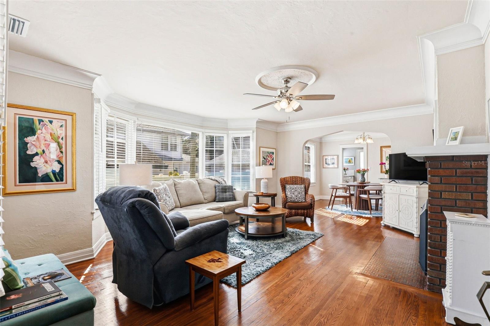 Image 7 of 69 For 210 15th Avenue N