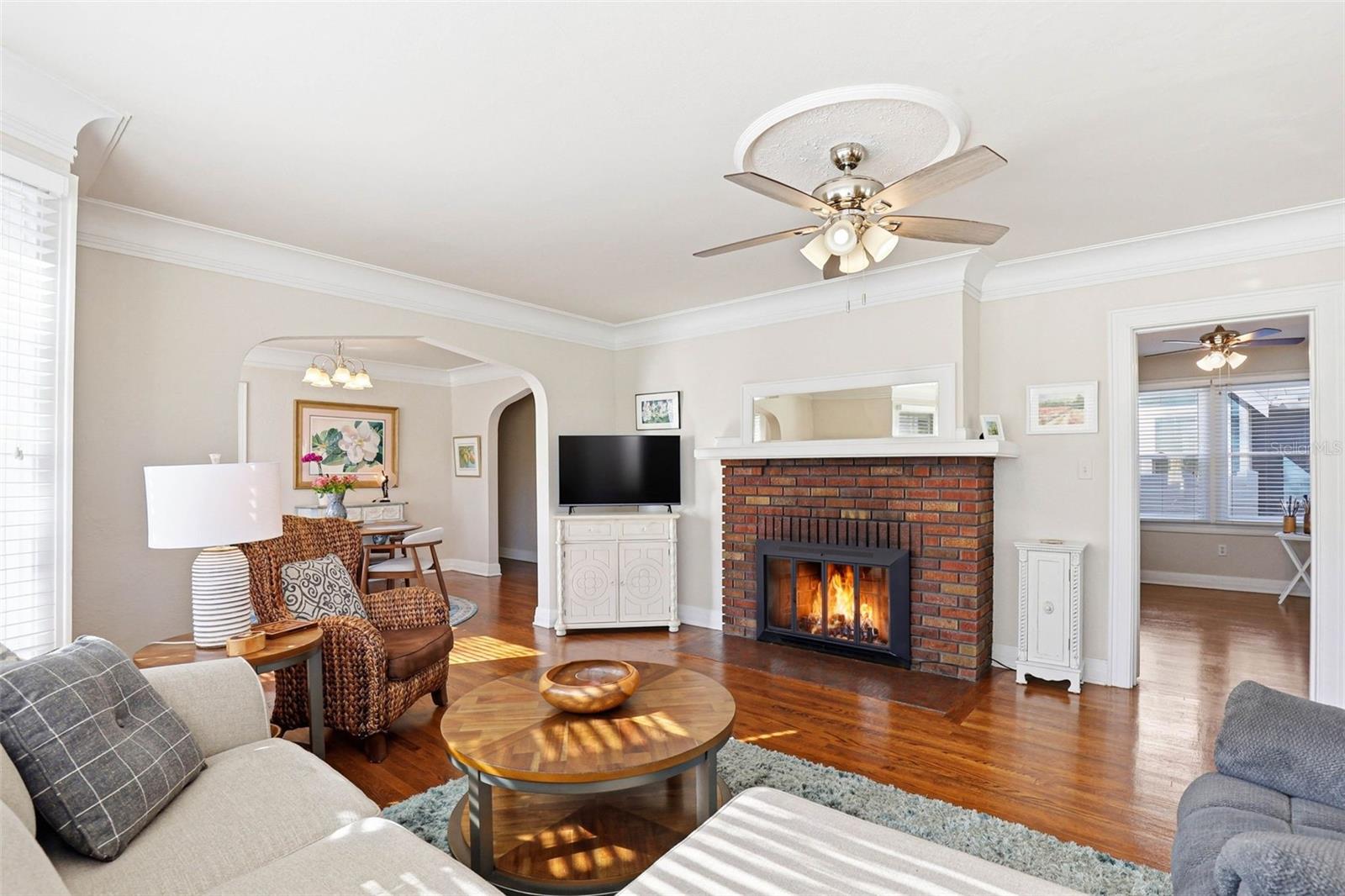 Image 9 of 69 For 210 15th Avenue N