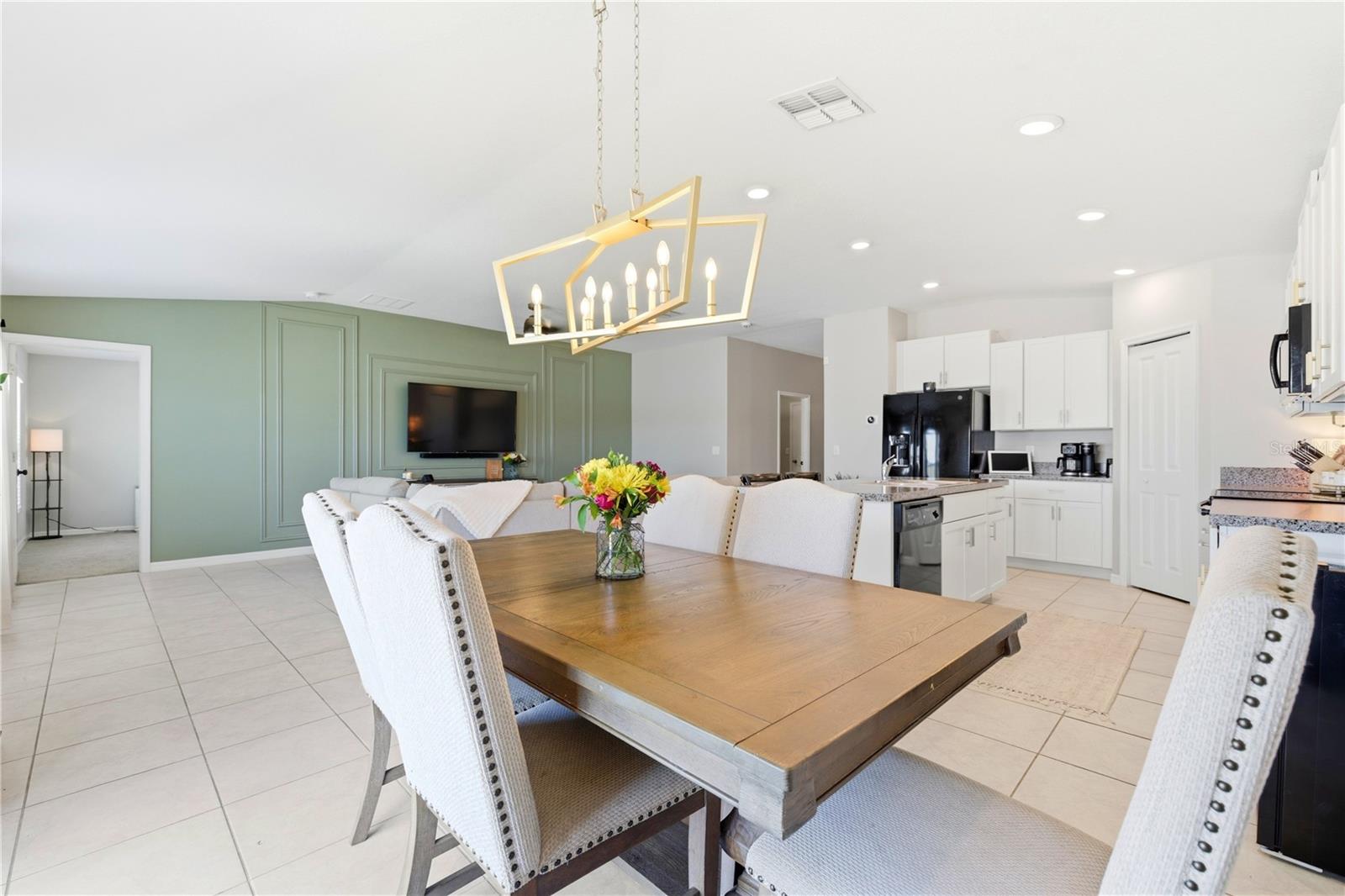 Image 11 of 51 For 3613 Romano Busciglio Street