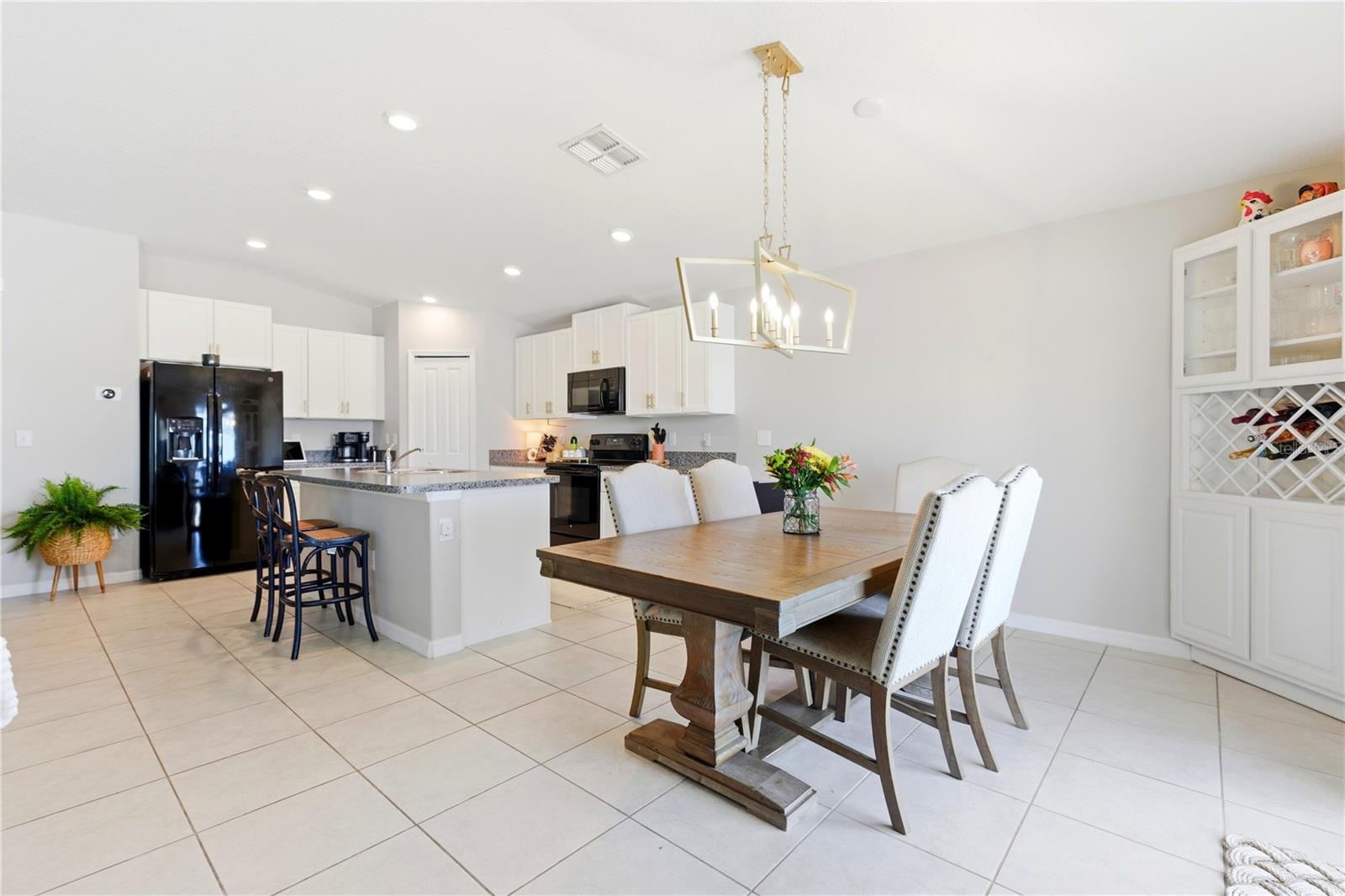 Image 14 of 51 For 3613 Romano Busciglio Street