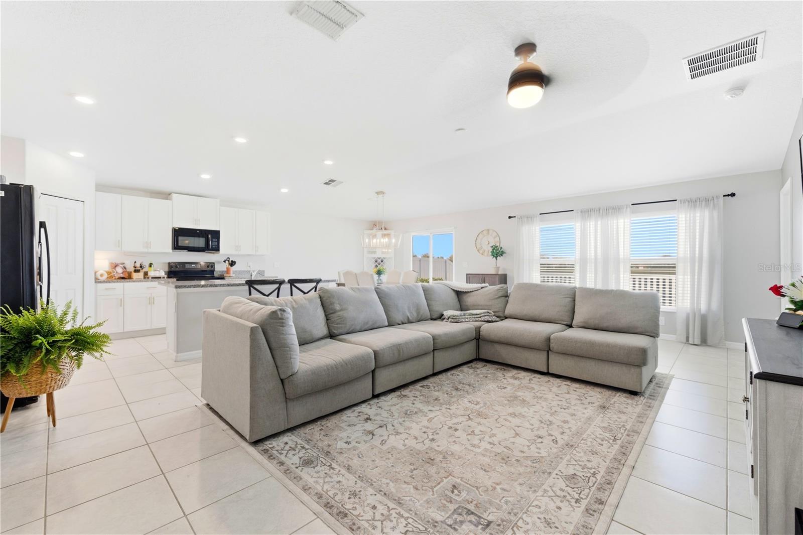 Image 3 of 51 For 3613 Romano Busciglio Street