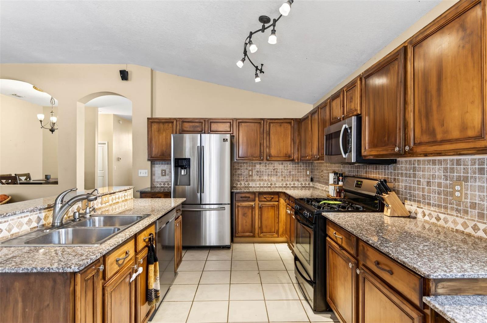 Image 19 of 59 For 29454 Crossland Drive