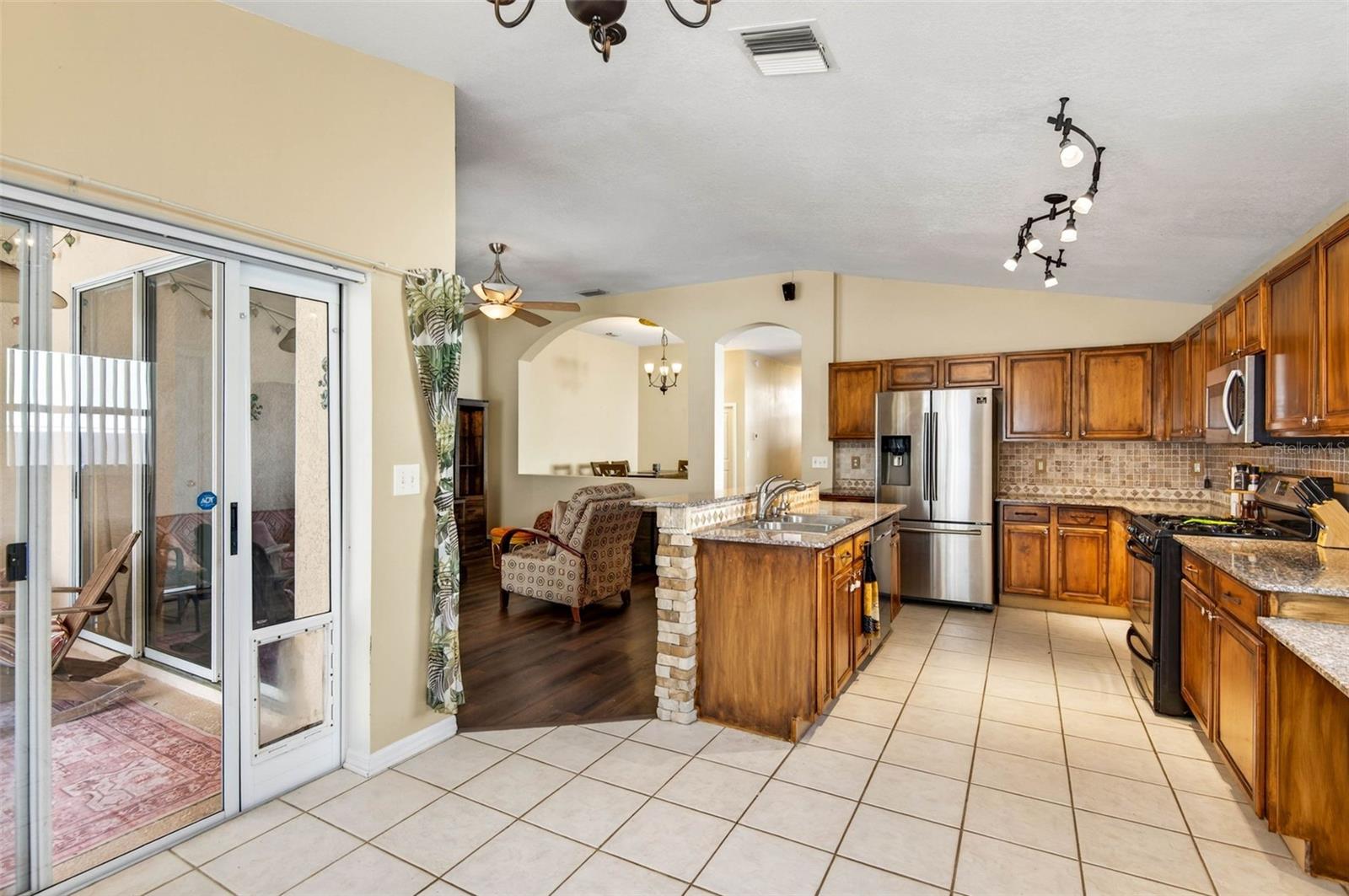 Image 22 of 59 For 29454 Crossland Drive