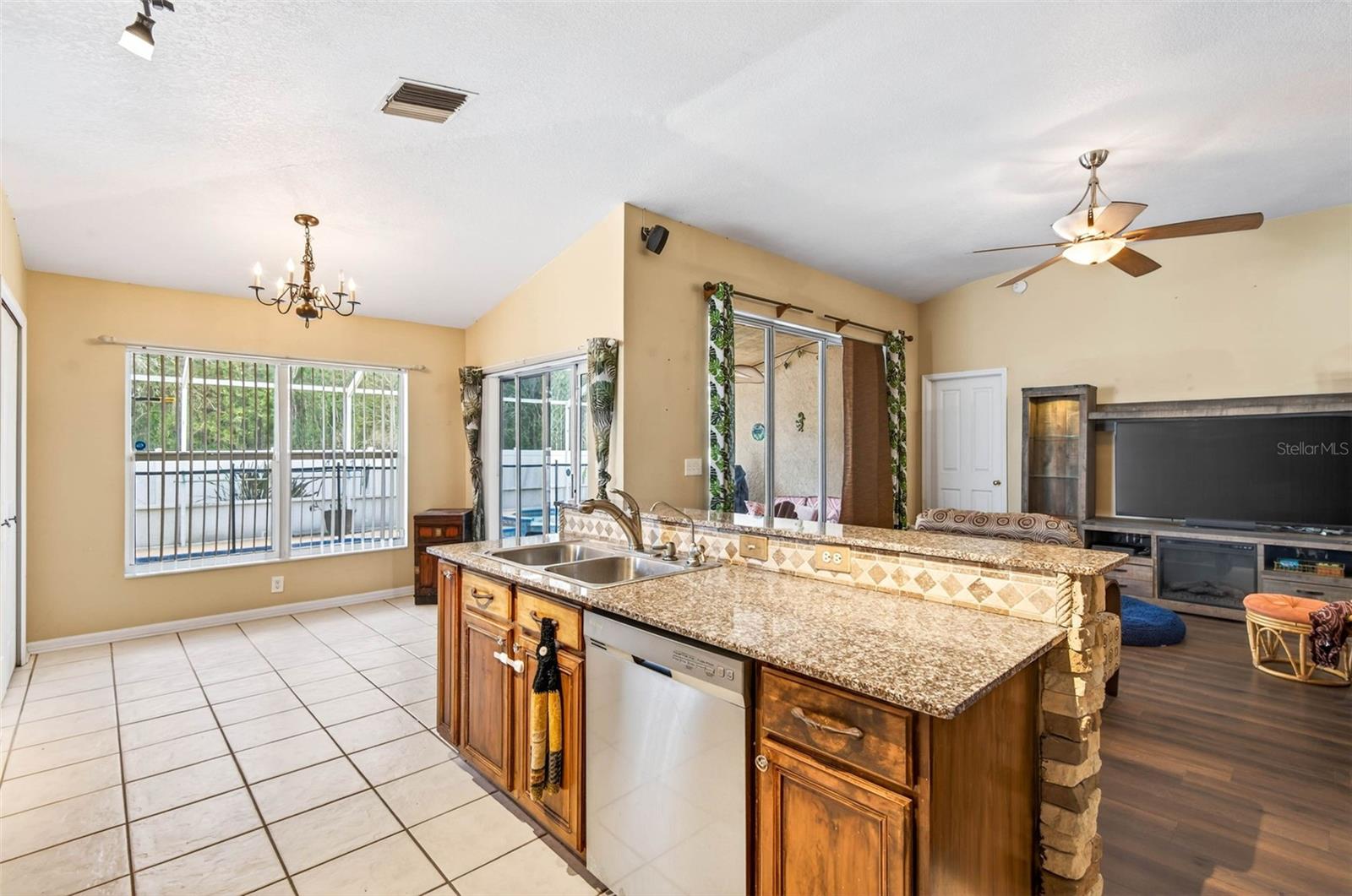 Image 23 of 59 For 29454 Crossland Drive