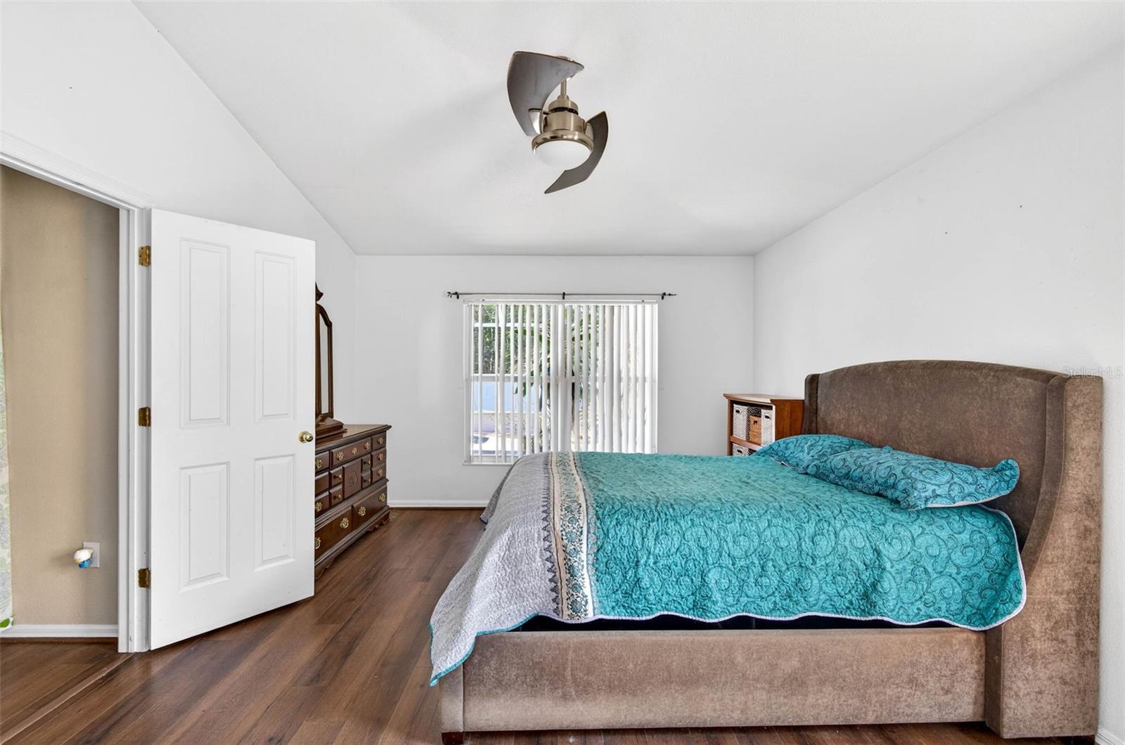 Image 26 of 59 For 29454 Crossland Drive