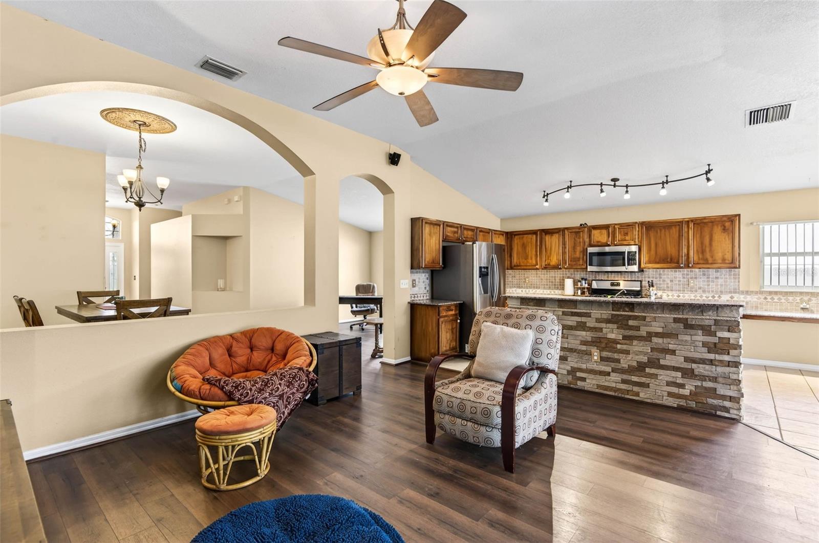 Image 8 of 59 For 29454 Crossland Drive