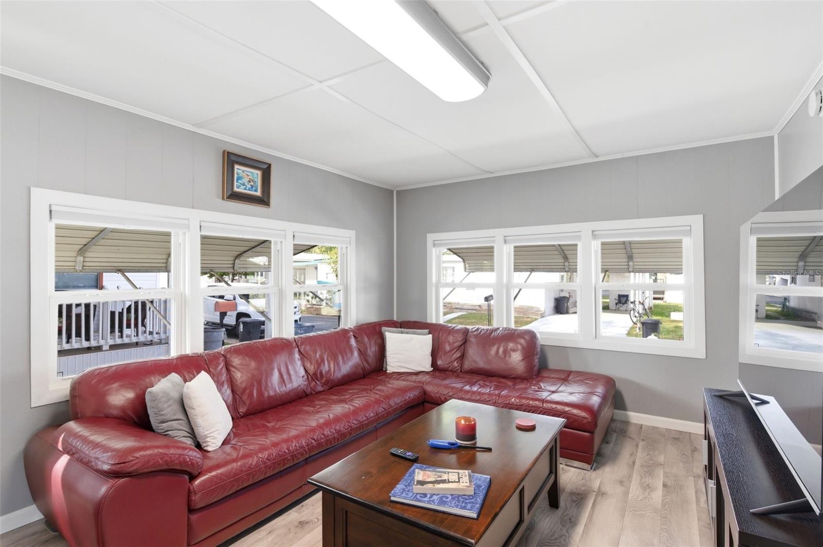 Image 10 of 41 For 7803 46th Avenue N 90