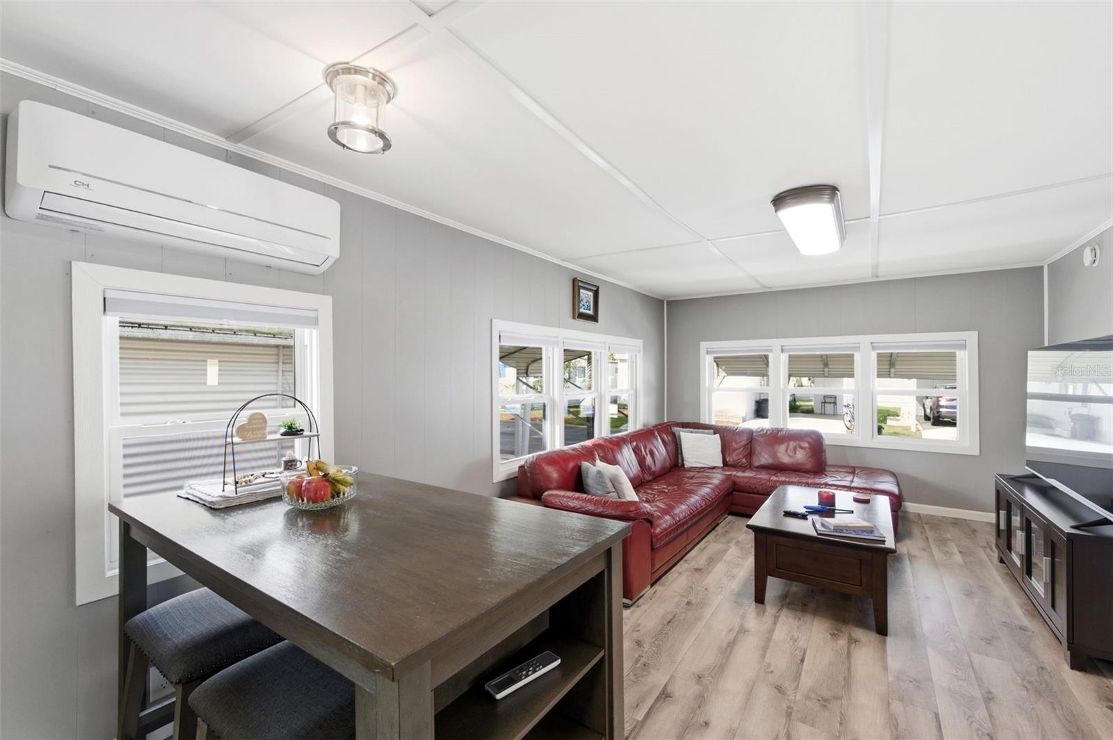 Image 17 of 41 For 7803 46th Avenue N 90