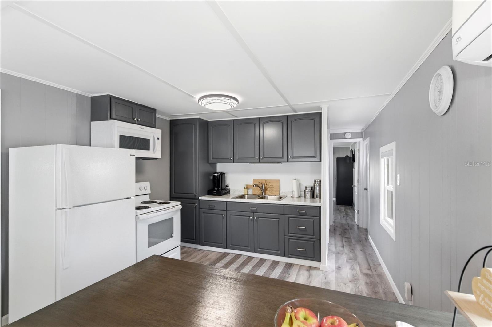 Image 19 of 41 For 7803 46th Avenue N 90