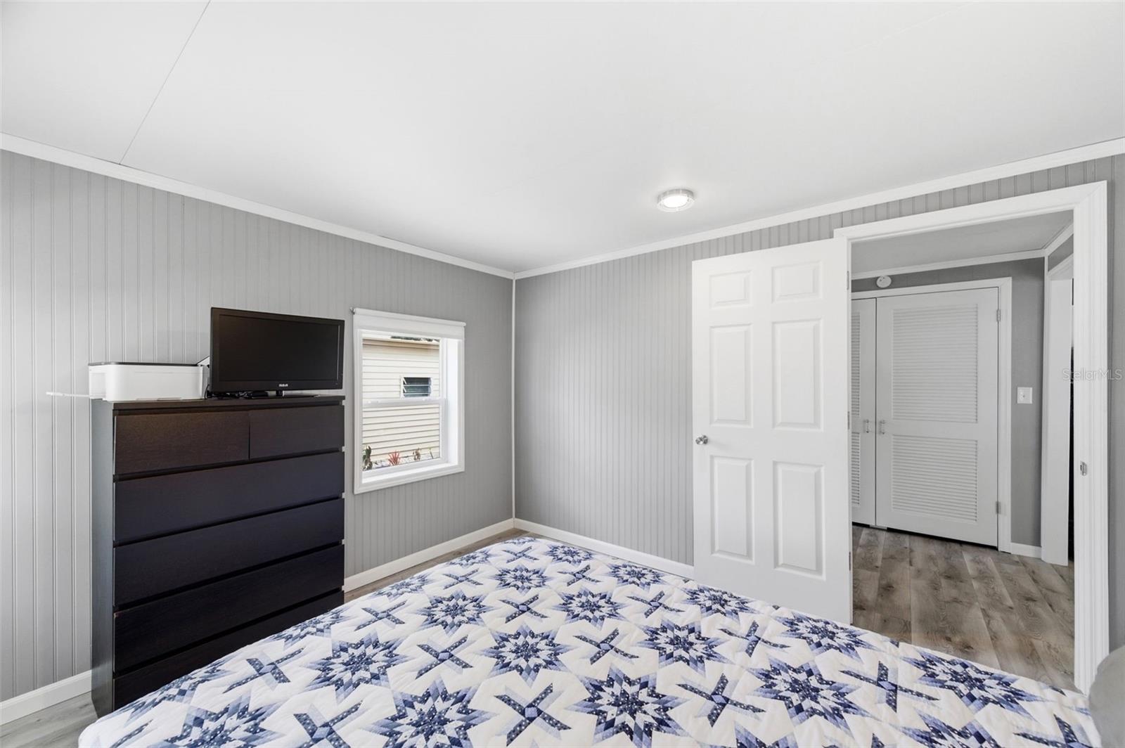 Image 22 of 41 For 7803 46th Avenue N 90