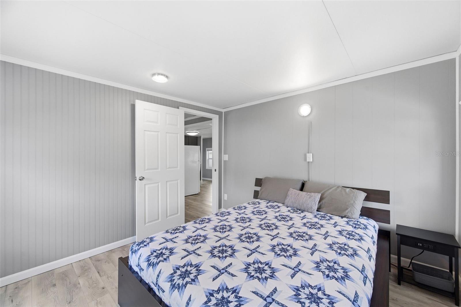 Image 25 of 41 For 7803 46th Avenue N 90