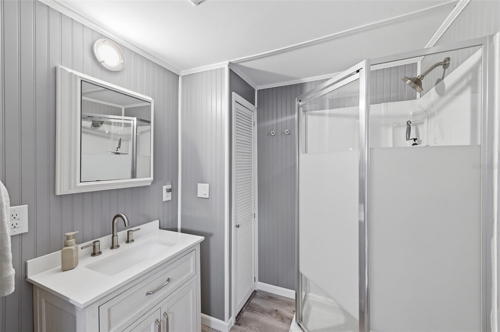 Image 27 of 41 For 7803 46th Avenue N 90