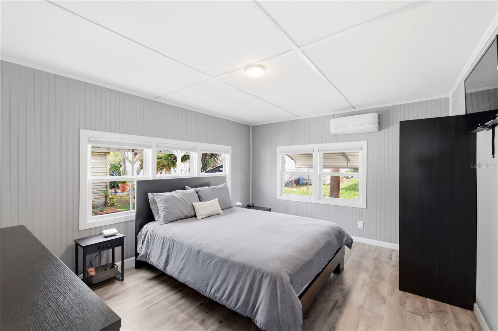 Image 29 of 41 For 7803 46th Avenue N 90