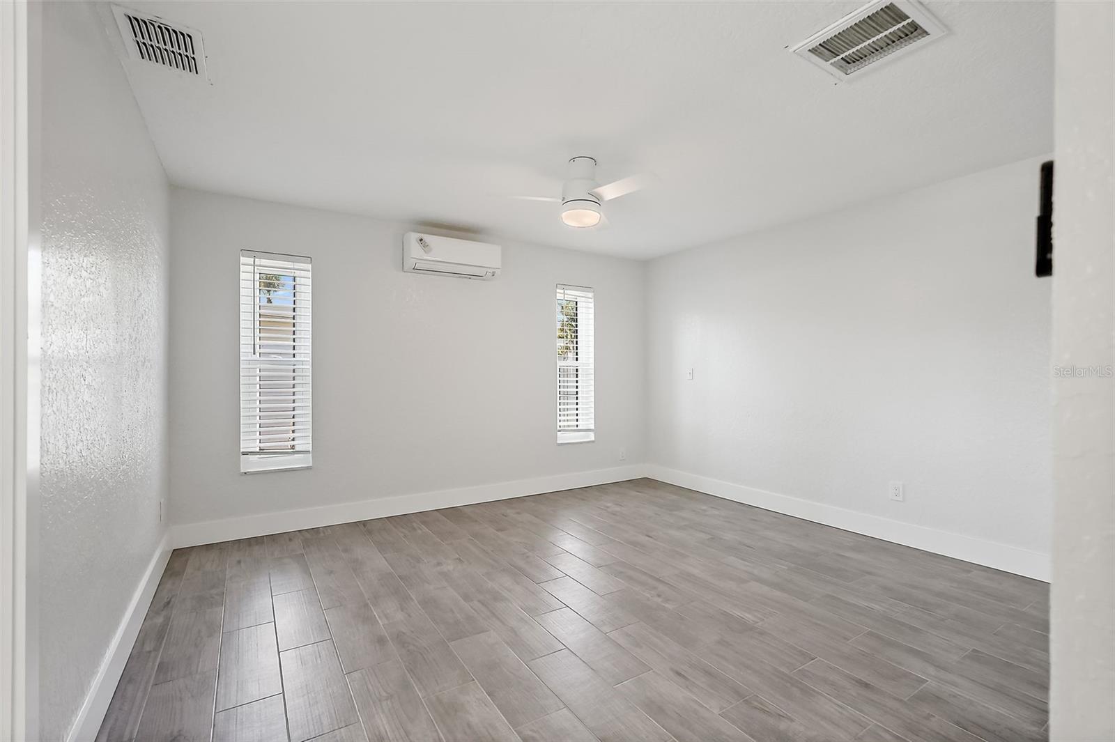 Image 15 of 41 For 3755 Belle Vista Drive E