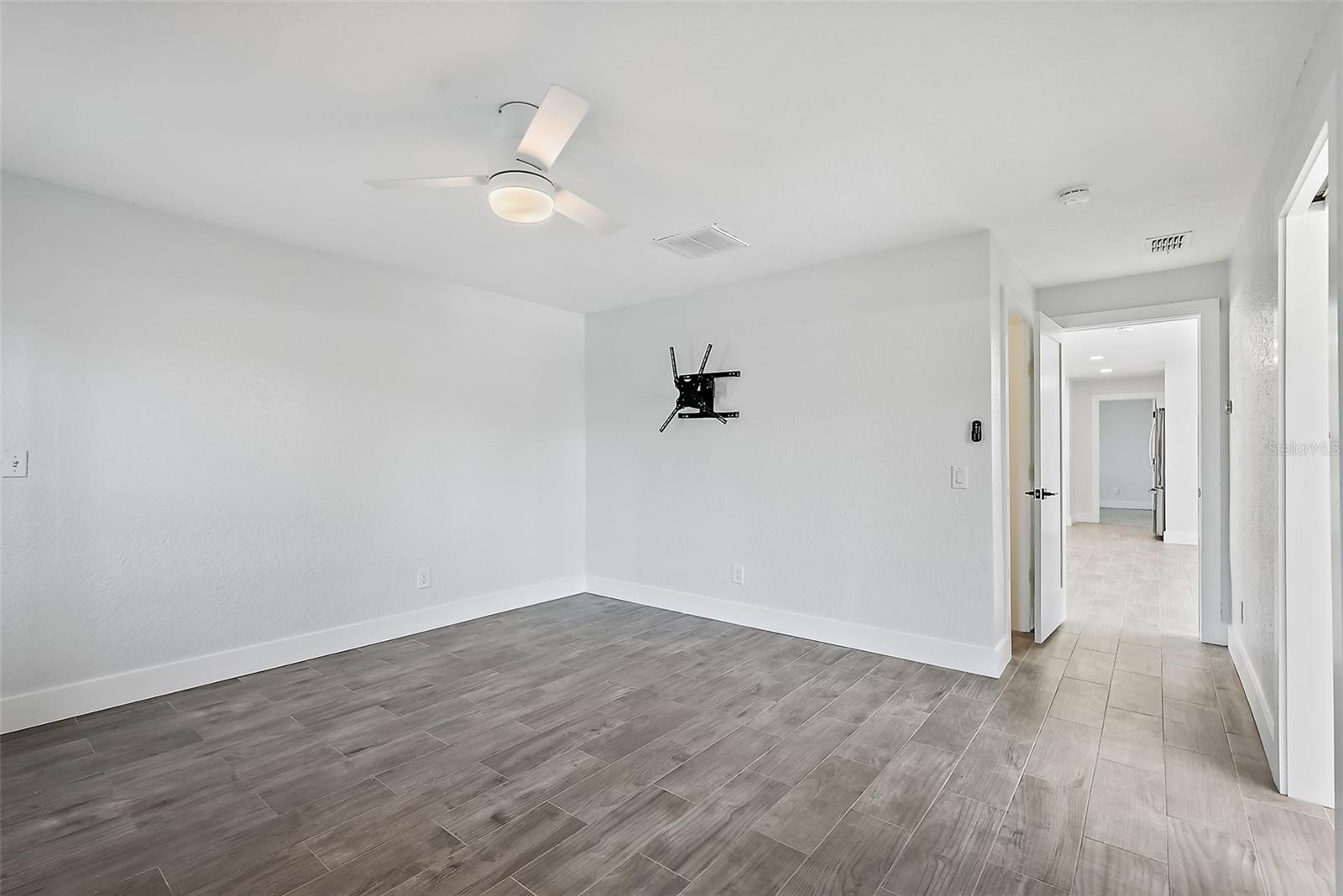 Image 17 of 41 For 3755 Belle Vista Drive E