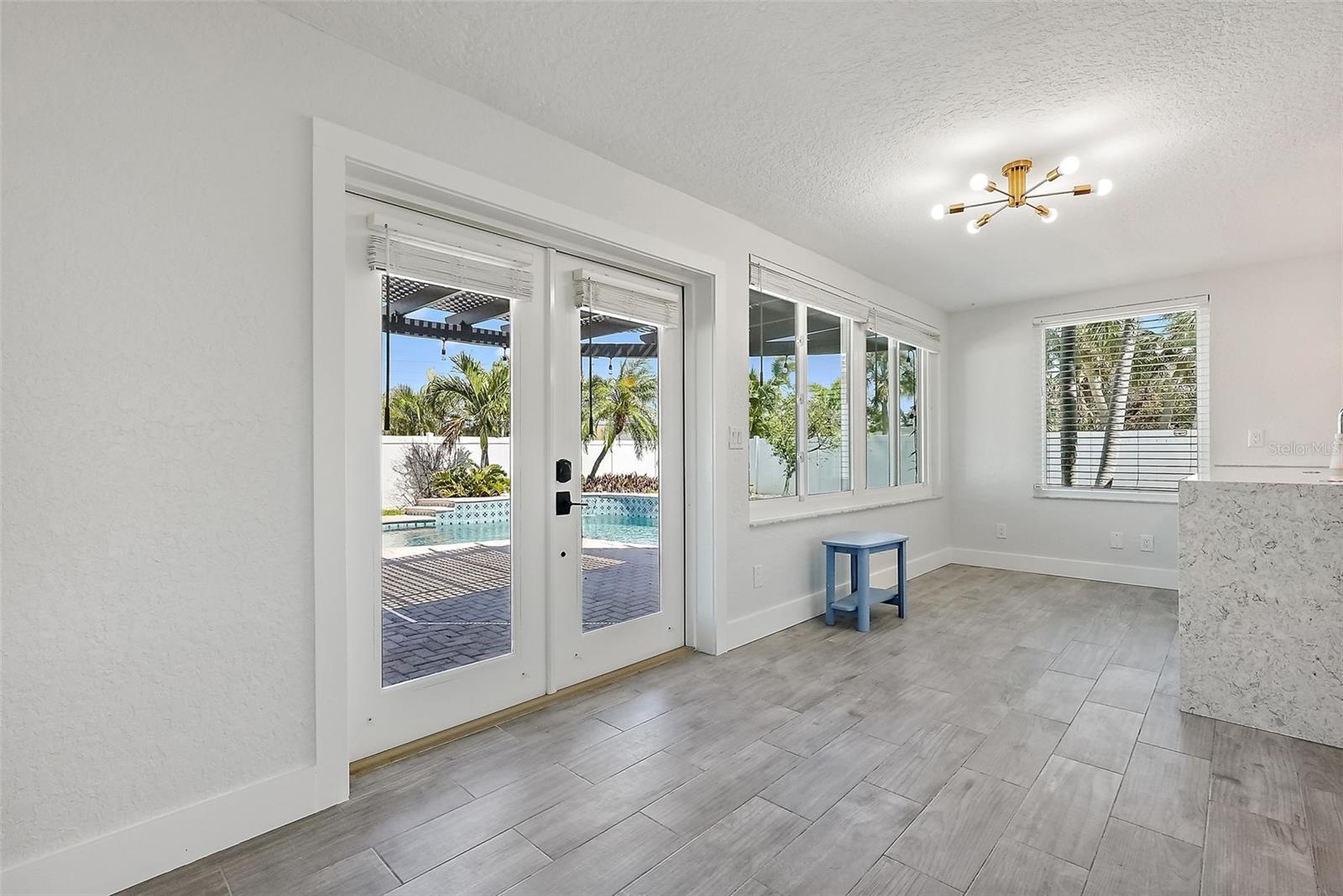 Image 21 of 41 For 3755 Belle Vista Drive E