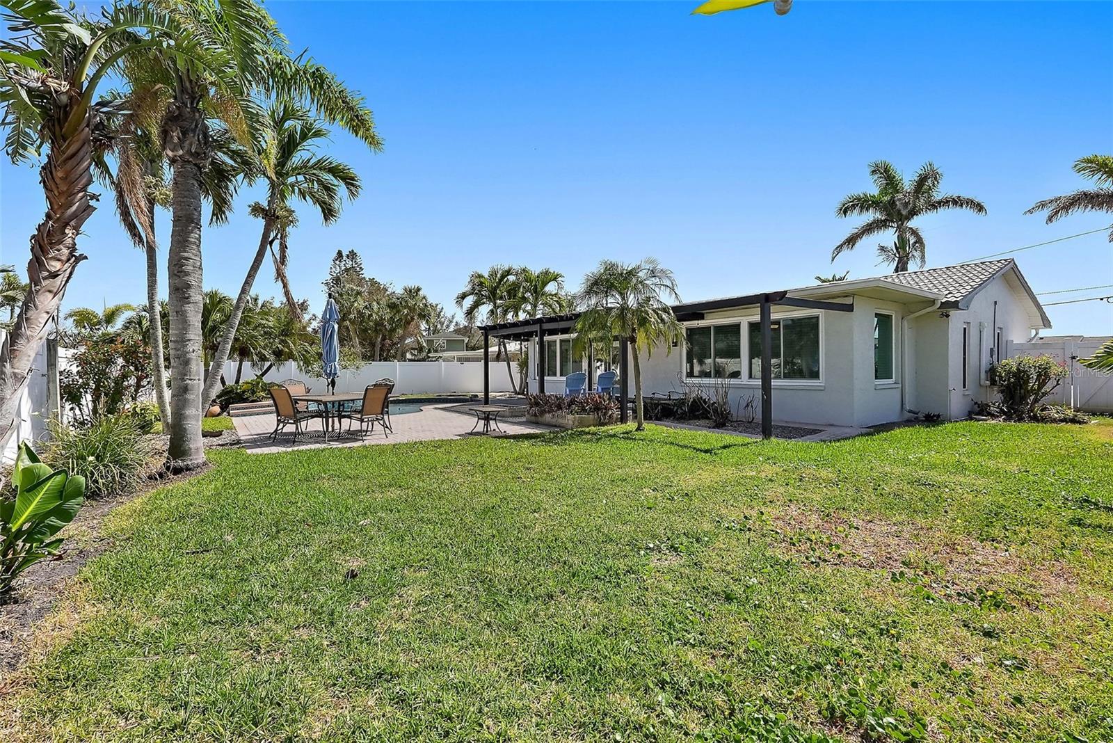 Image 22 of 41 For 3755 Belle Vista Drive E