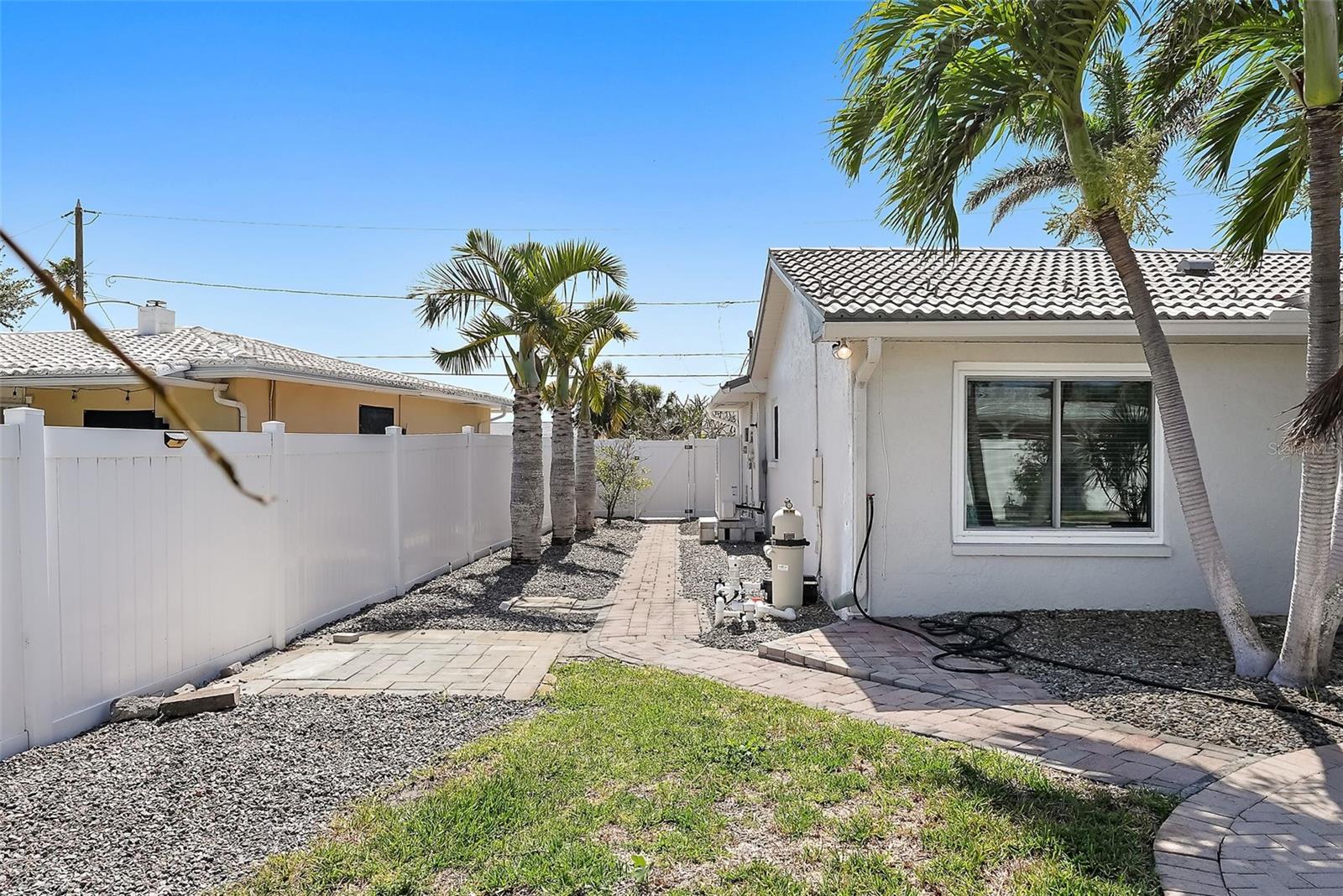 Image 24 of 41 For 3755 Belle Vista Drive E