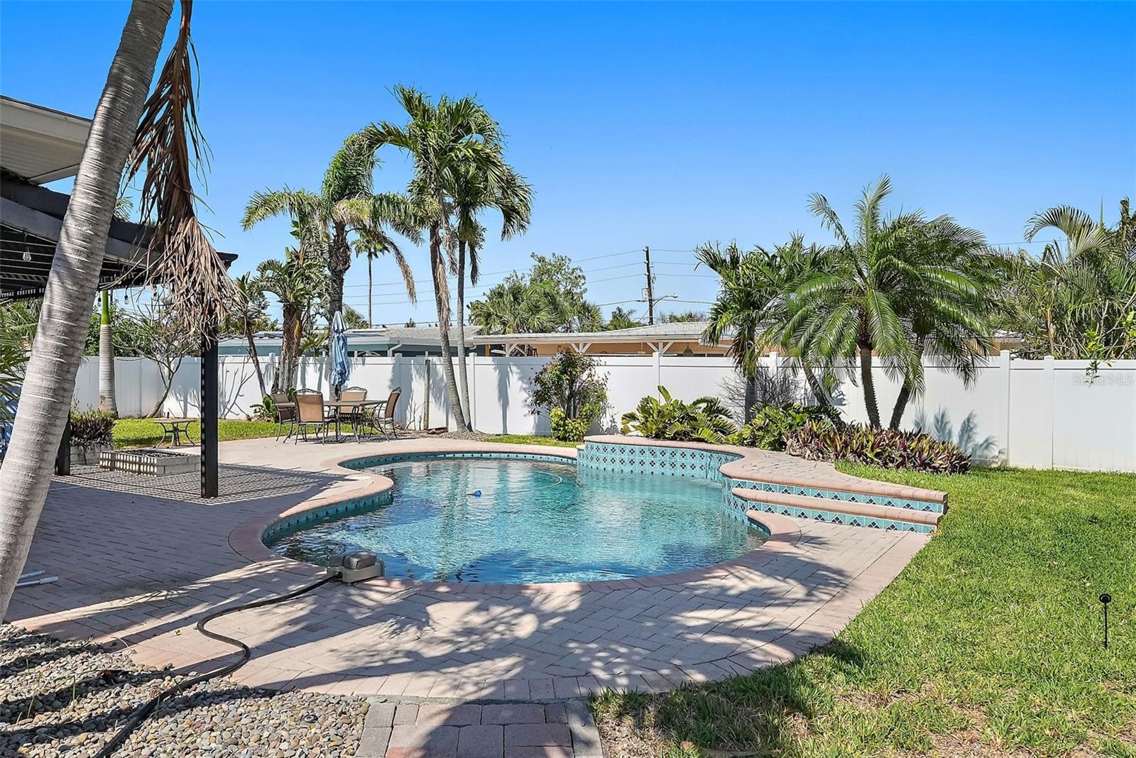 Image 25 of 41 For 3755 Belle Vista Drive E