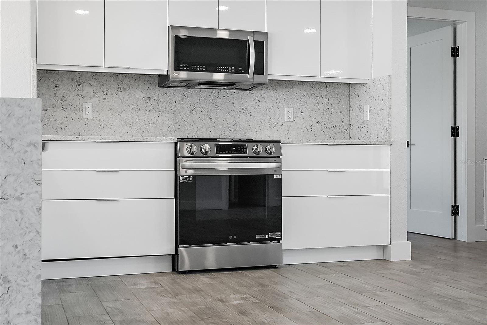 Image 6 of 41 For 3755 Belle Vista Drive E