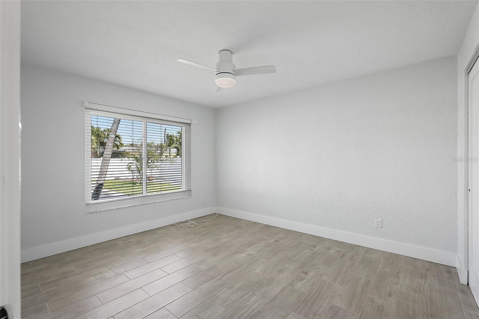 Image 9 of 41 For 3755 Belle Vista Drive E