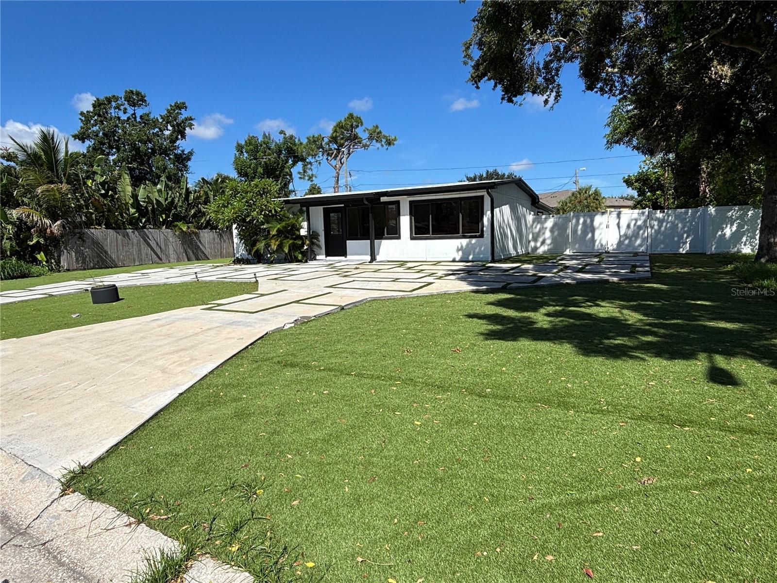 Image 22 of 29 For 3983 Marlin Drive Se