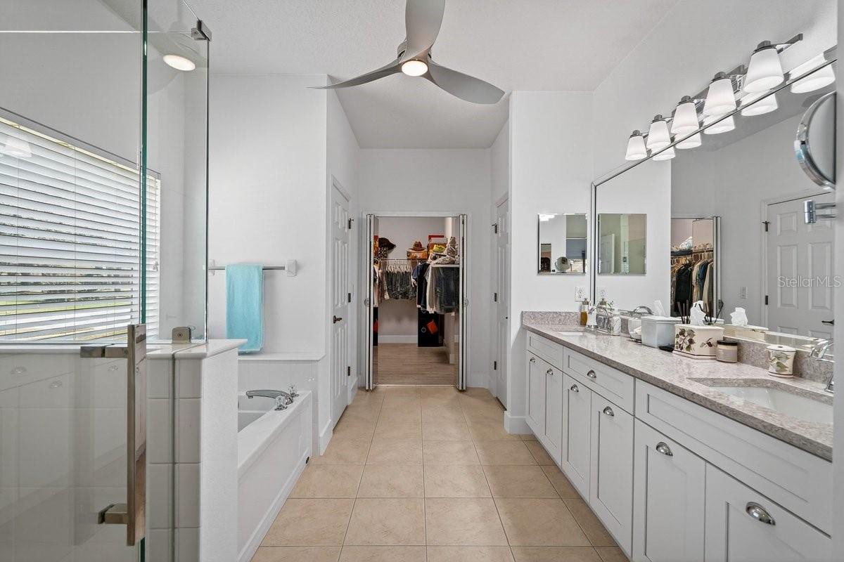 Image 21 of 59 For 1613 Town Park Drive