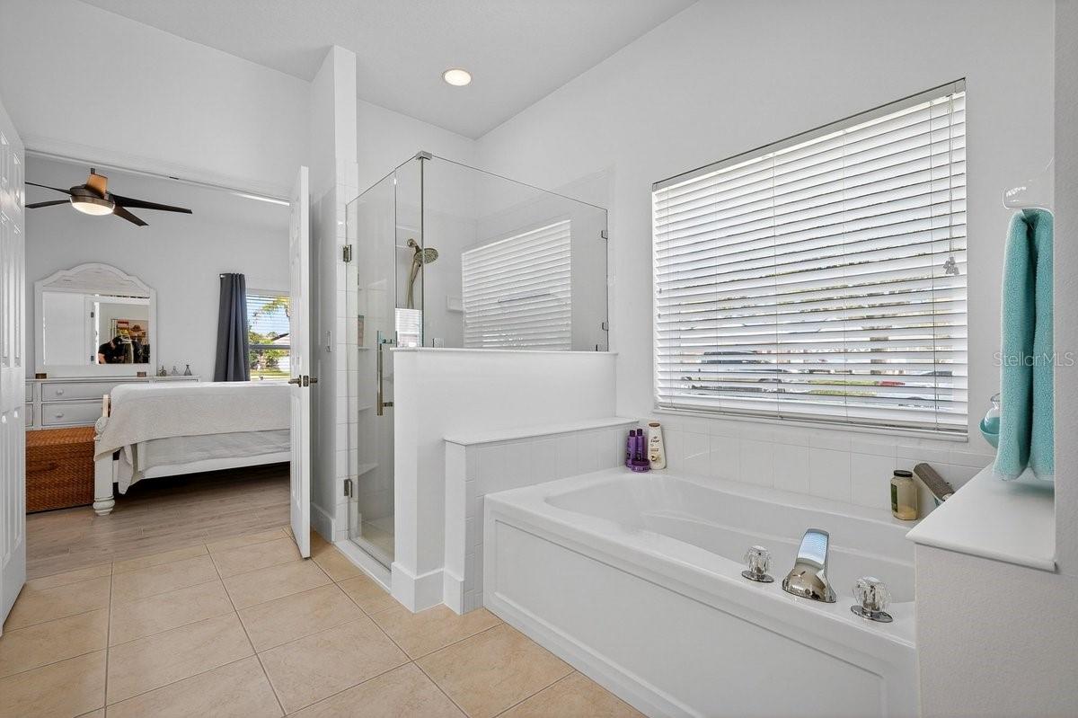 Image 23 of 59 For 1613 Town Park Drive