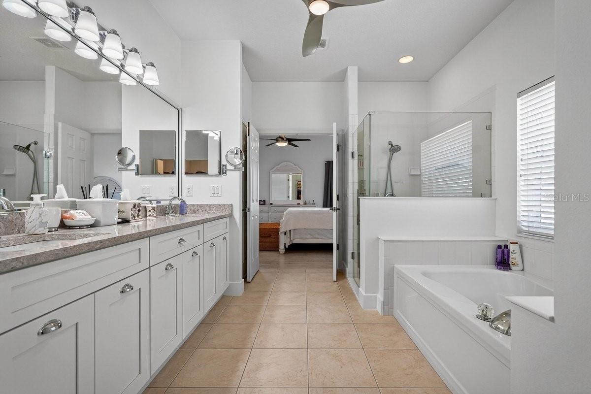 Image 24 of 59 For 1613 Town Park Drive