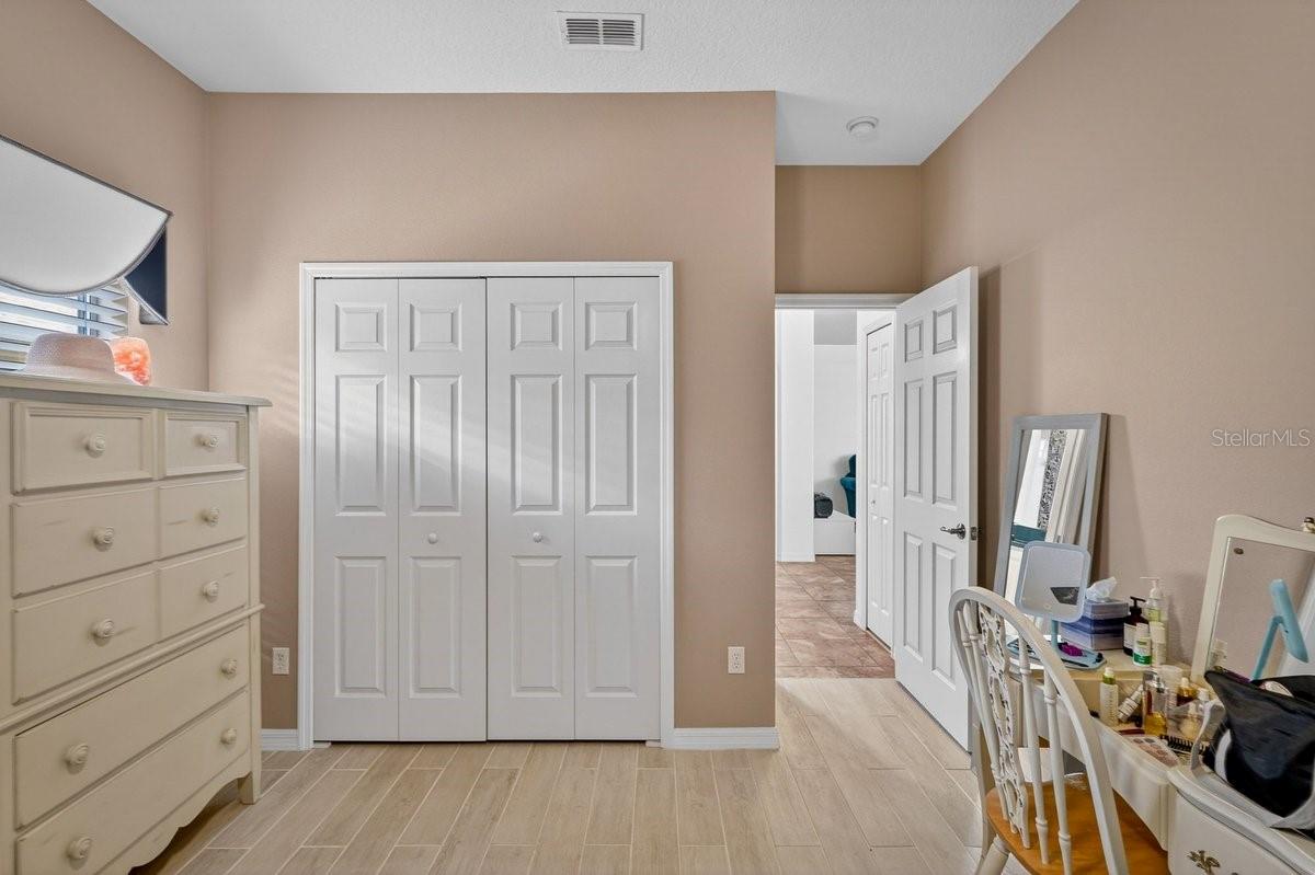 Image 28 of 59 For 1613 Town Park Drive