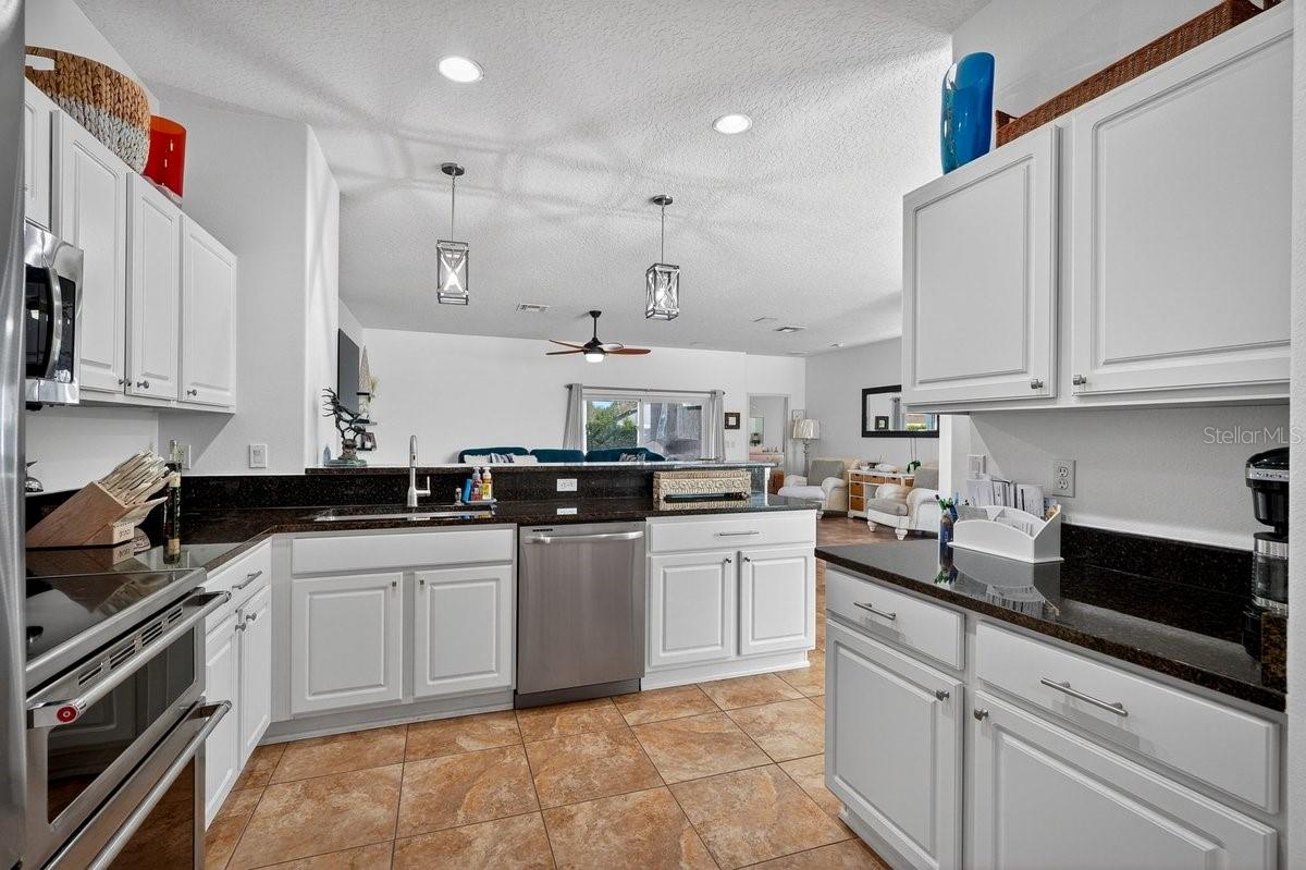 Image 6 of 59 For 1613 Town Park Drive