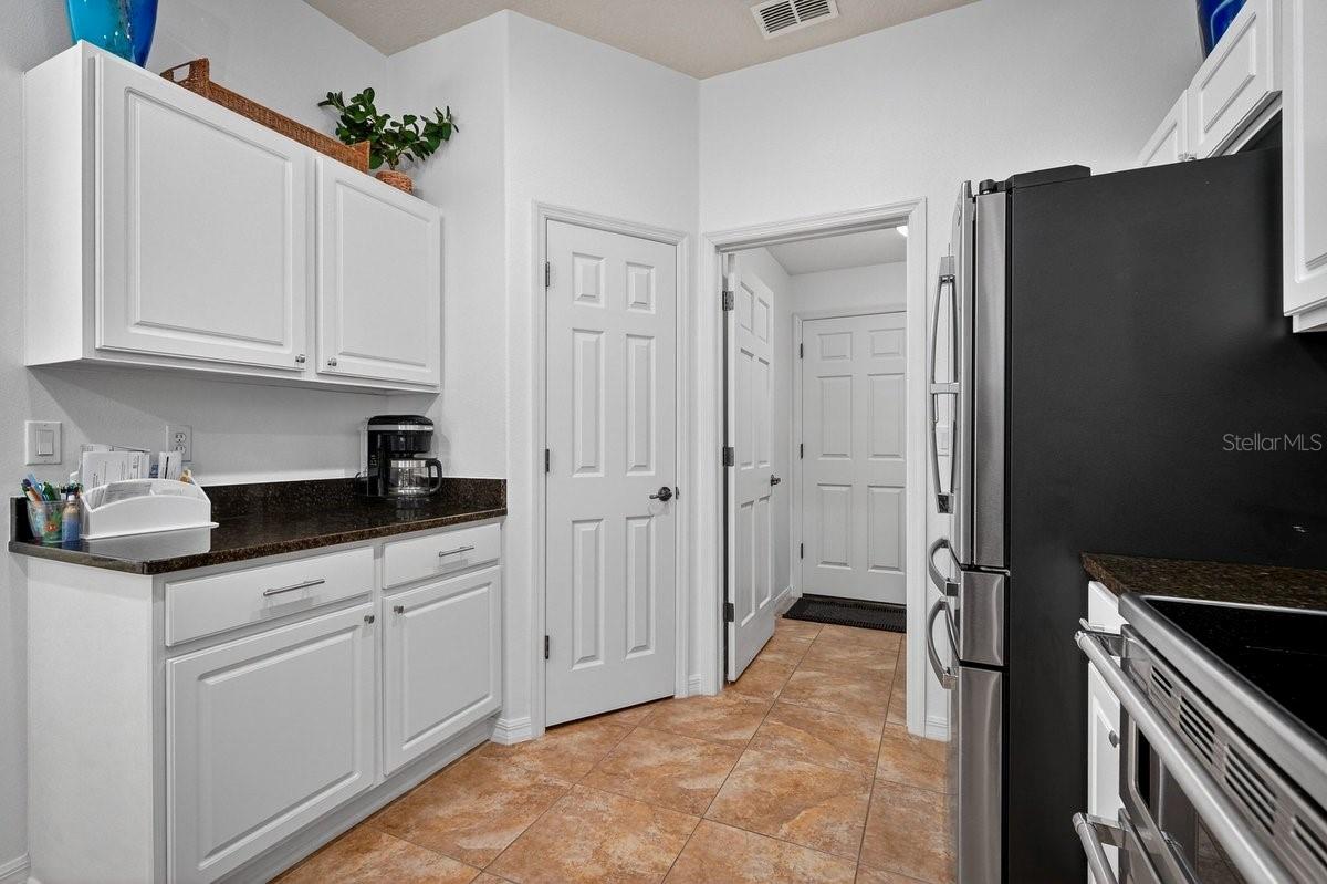 Image 9 of 59 For 1613 Town Park Drive